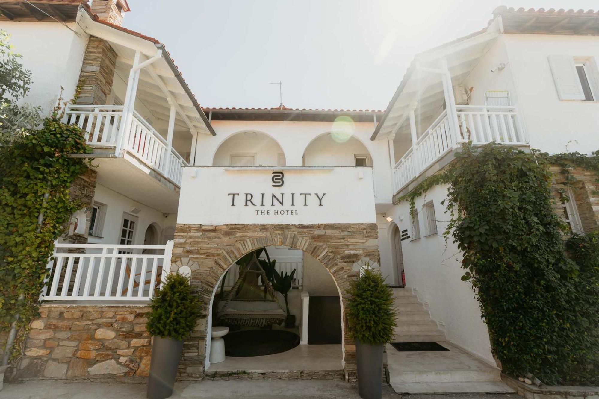 Trinity The Hotel アムリアニ エクステリア 写真